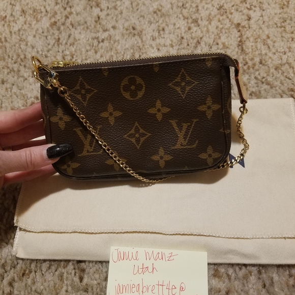 SOLD New Louis Vuitton Mini Pochette Accessories - Picture 6 of 15